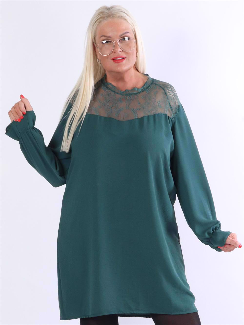 Katharina - Klänning med spetsdetaljer på toppen